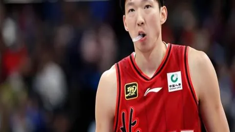 詹姆斯刷新NBA圣诞大战得分之最，登顶榜首