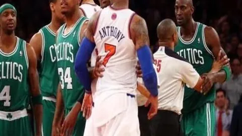 利物浦对阵纽卡，萨拉赫领阵，凯莱赫对决伊萨克与巴恩斯